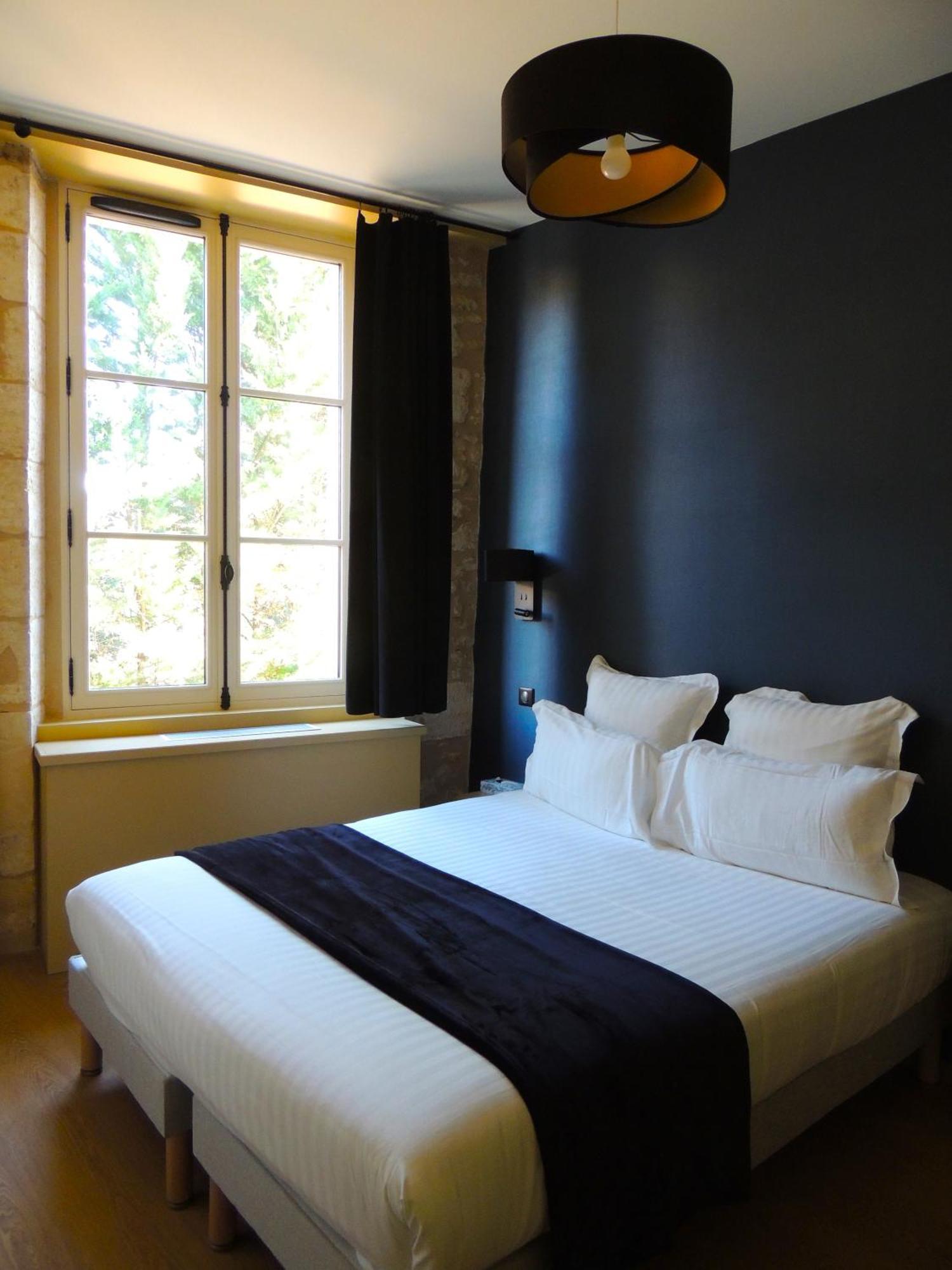 Le Relais De Montignac Hotel Bagian luar foto