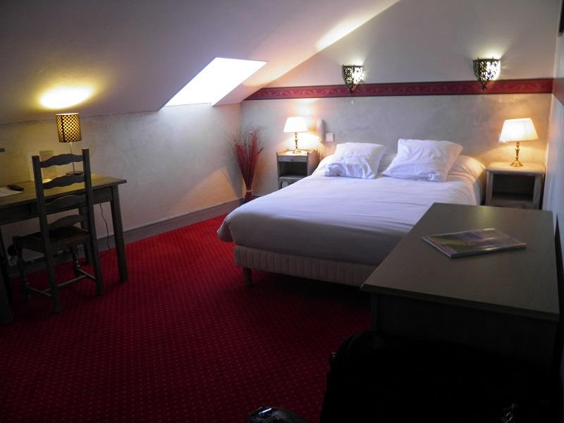 Le Relais De Montignac Hotel Bagian luar foto