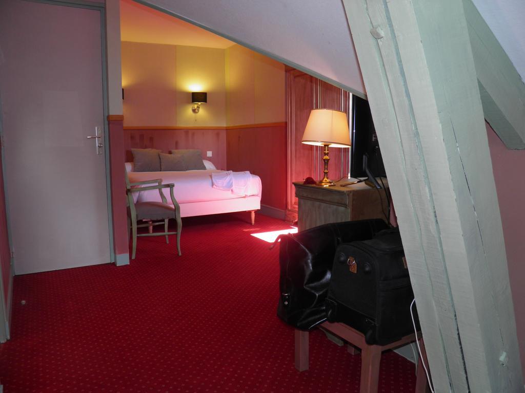 Le Relais De Montignac Hotel Bagian luar foto