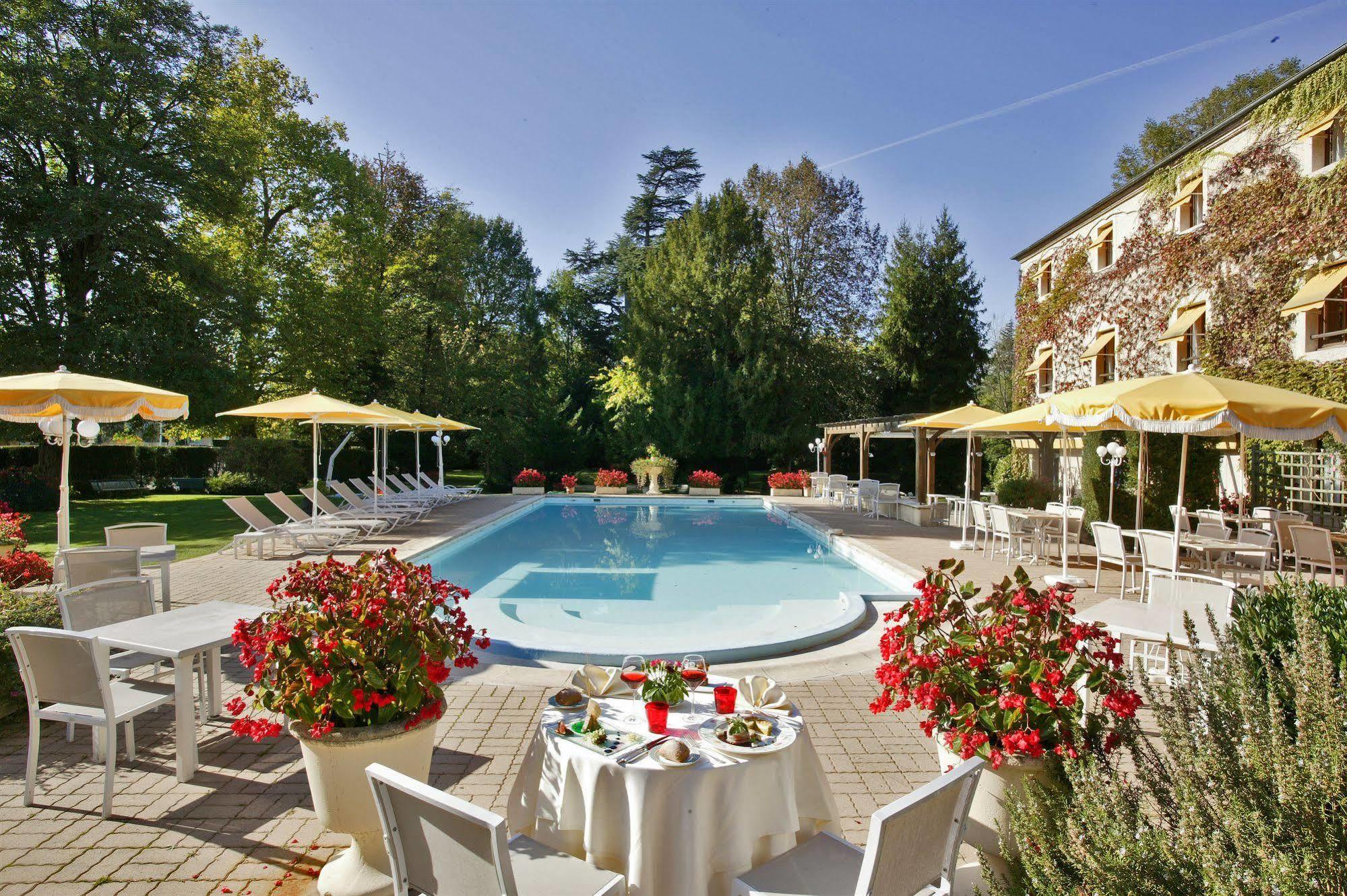 Le Relais De Montignac Hotel Bagian luar foto
